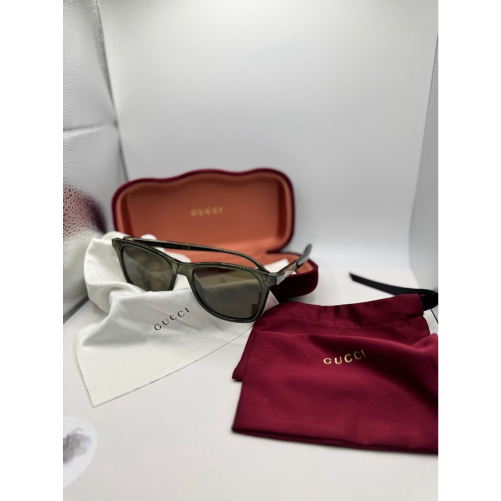 Authentic Gucci Sunglasses Green (copied listing)